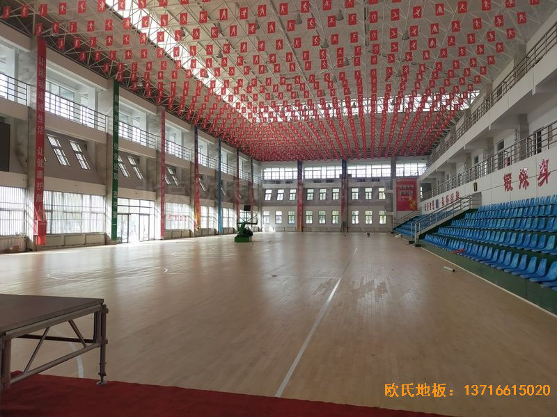鄂尔多斯准格尔旗世纪中学体育地板安装案例