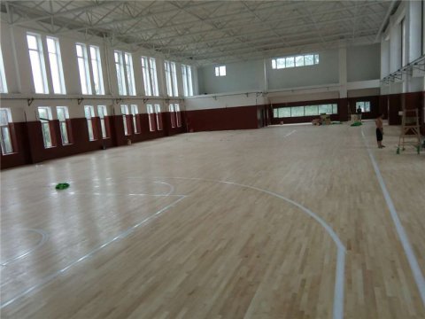 枫木在体育馆篮球运动木地板中的地位永不落潮