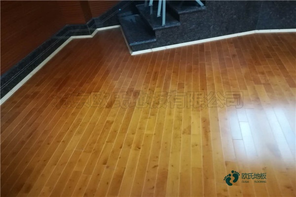 运动体育木地板哪个牌子更环保