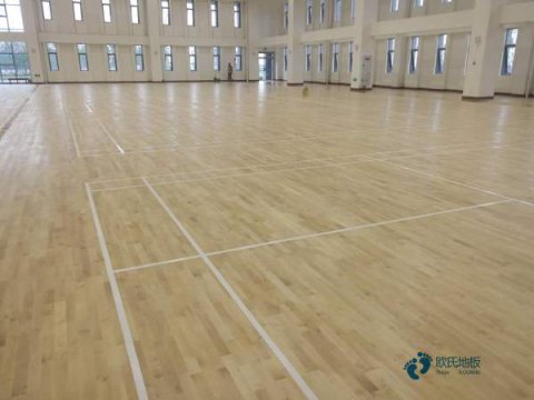 定做体育场地板安装公司