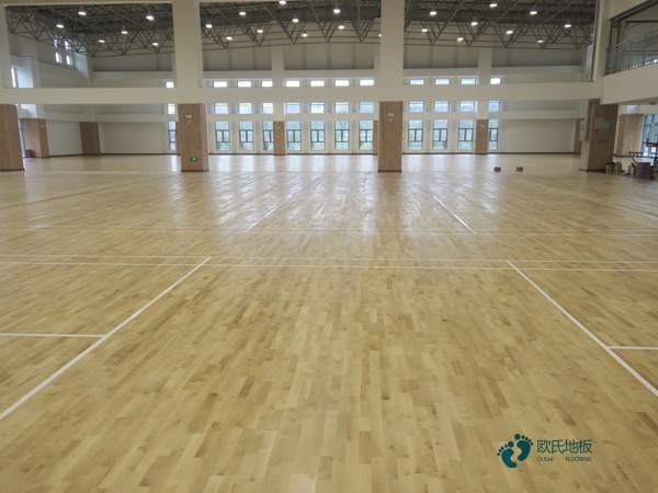 定做篮球场地地板安装公司