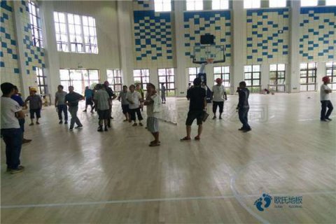 高品质体育场馆地板安装公司