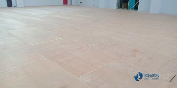 20厚运动馆木地板安装公司