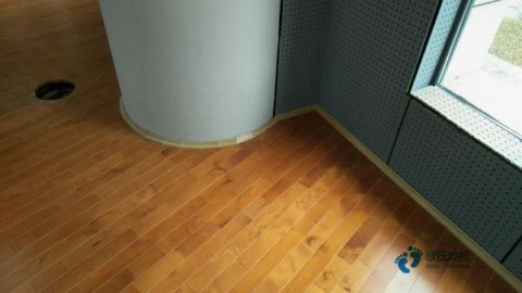 悬浮运动馆木地板施工步骤