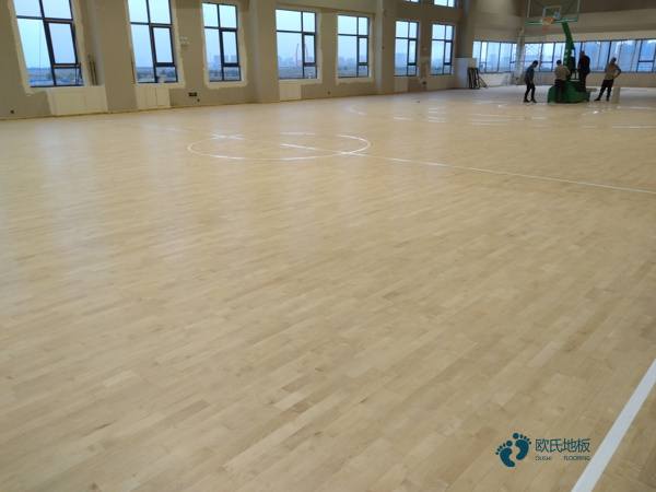 室内运动型地板施工