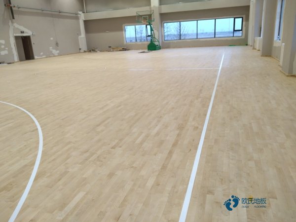 室内运动型地板施工