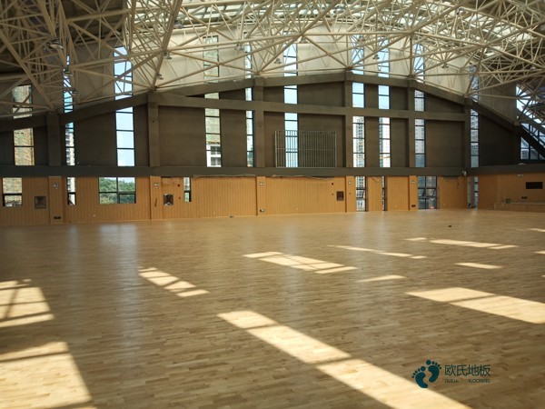 学校运动型木地板施工工艺
