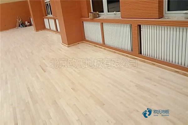 学校篮球场木地板施工工艺