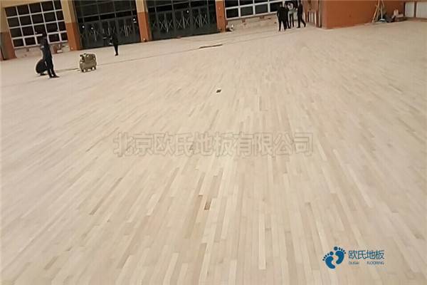 学校篮球场木地板施工工艺
