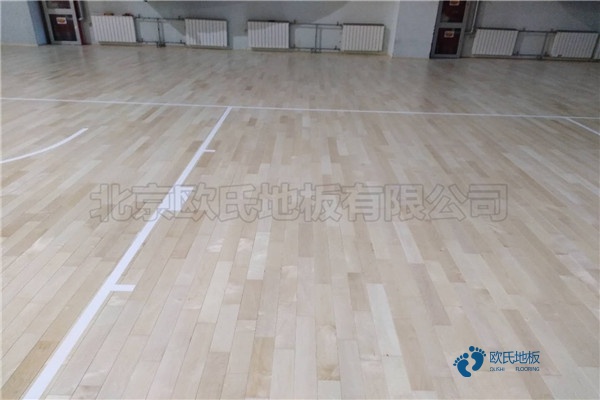 单龙骨运动场馆木地板怎么保养
