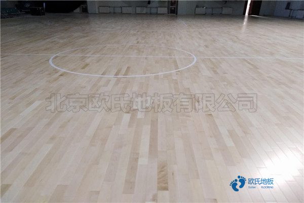 单龙骨运动场馆木地板怎么保养