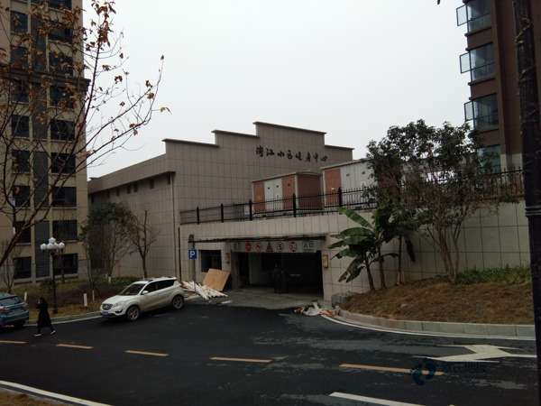 那有体育场地板行业品牌