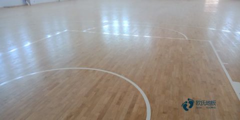 学校篮球馆地板耐磨层