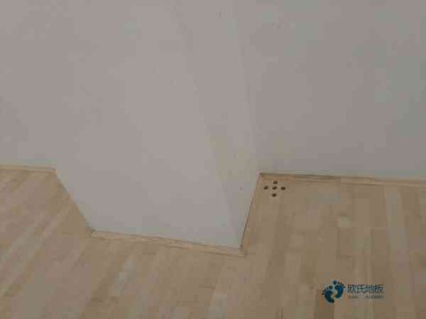 单龙骨篮球地板怎么保养