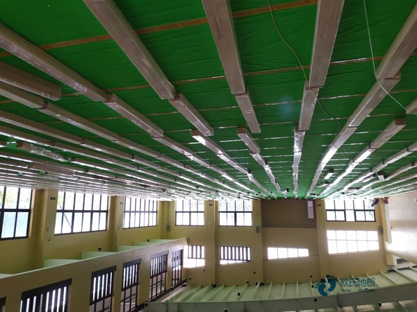 学校运动场木地板施工步骤