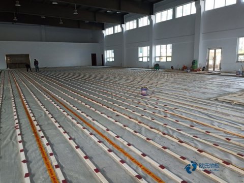 单龙骨运动地板保养