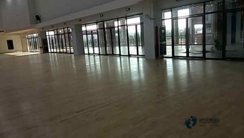 运动馆地板价格多少