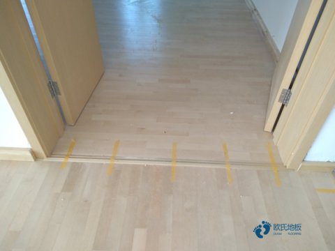 知名运动场地地板施工步骤