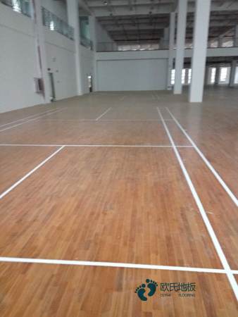学校篮球场地地板施工工艺