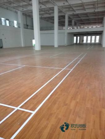 学校篮球场地地板施工工艺