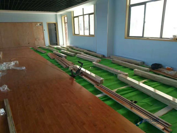 学校篮球场地木地板减震