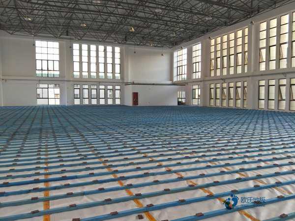 那里有篮球场馆地板厂家报价