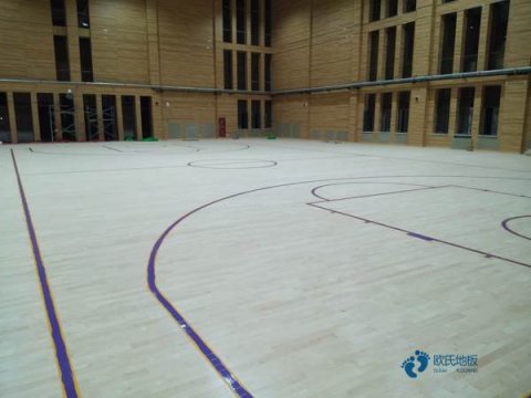 学校运动场地板施工团队