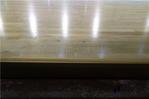单层龙骨运动篮球木地板价位