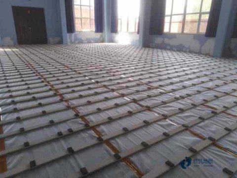 哪里有运动篮球木地板价格一般多少钱一平方米