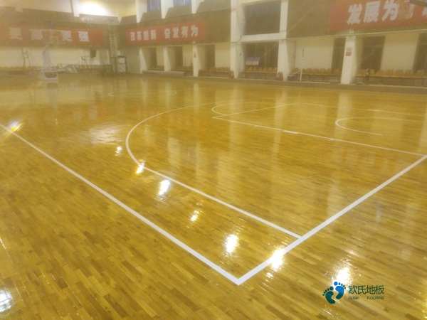 45度斜铺龙骨运动篮球木地板每平米价格