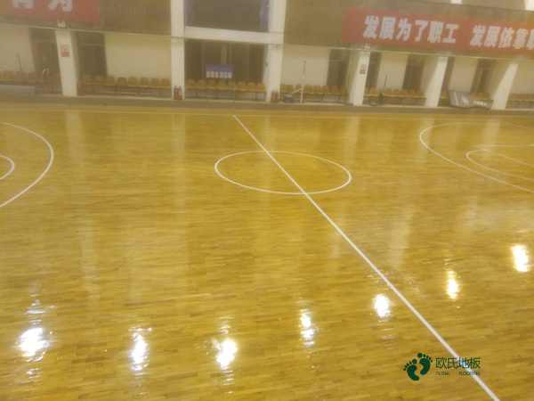 45度斜铺龙骨运动篮球木地板报价表