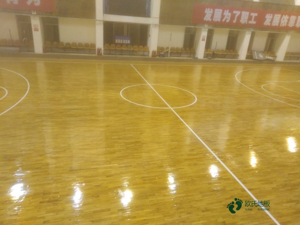 45度斜铺龙骨运动篮球木地板报价表