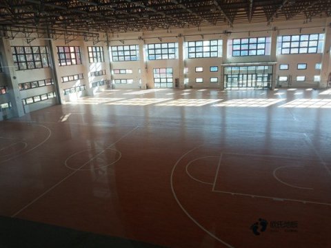 那里有运动篮球木地板报价表