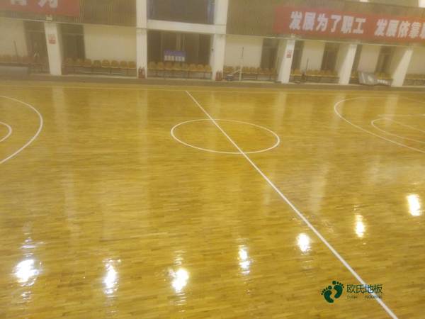 45度斜铺龙骨运动篮球木地板报价单