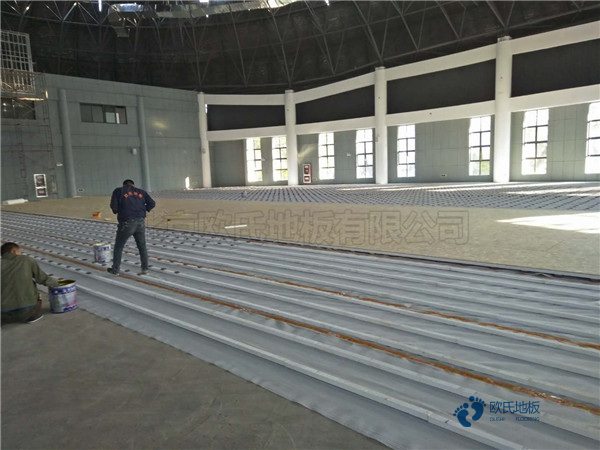 双层龙骨运动篮球木地板每平方价格