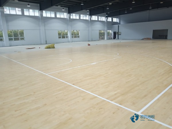 质量好运动篮球木地板施工价格