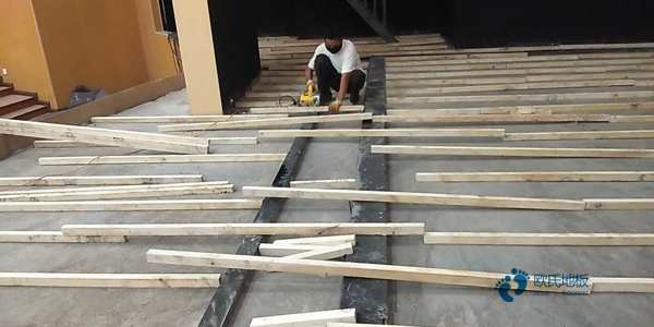 购买运动篮球木地板施工价格