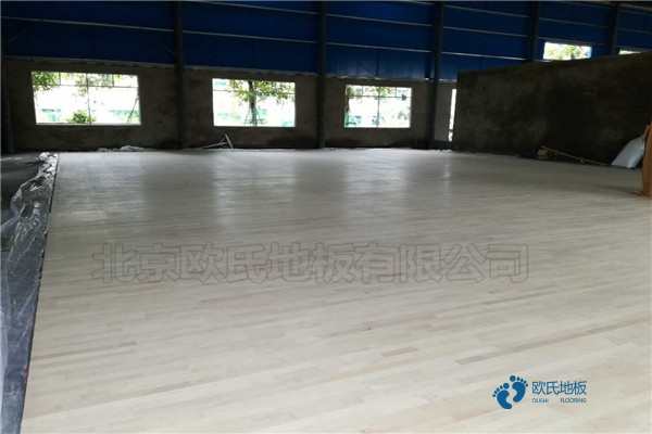 单层龙骨运动篮球木地板价格多少