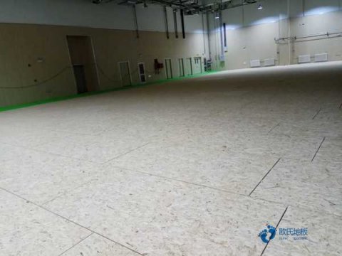 实木体育馆木地板很脏怎样清洗
