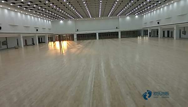 运动体育木地板施工团队3