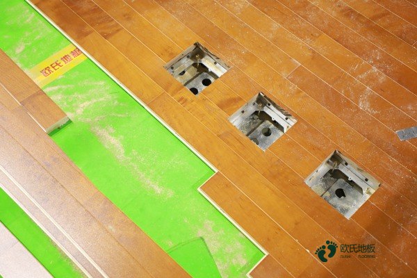 实木体育地板清洁维护3