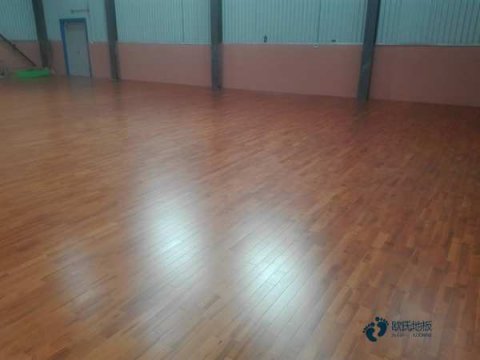 学校运动馆地板施工步骤