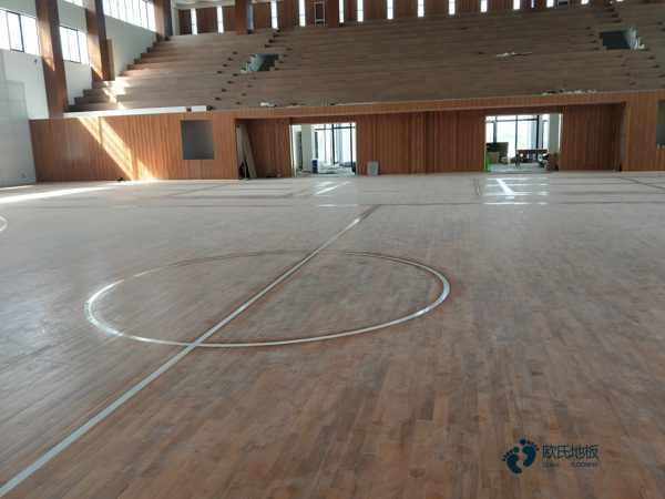 单龙骨篮球场地木地板如何保洁2