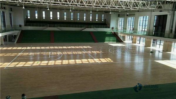 学校篮球运动地板施工2
