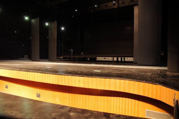 松木舞台运动木地板品牌3