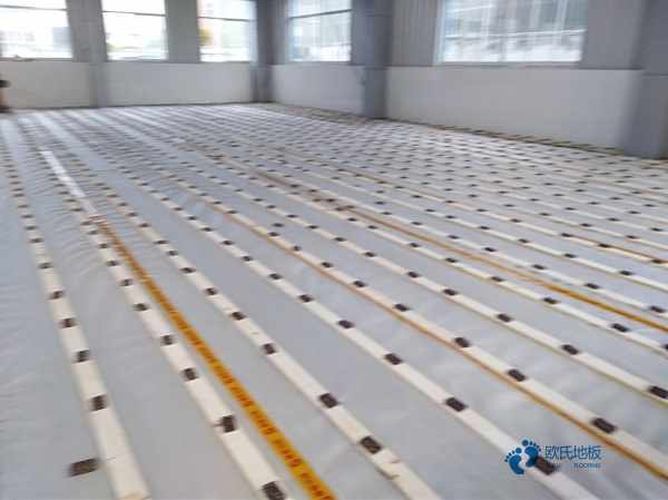 单龙骨体育馆地板如何保养1