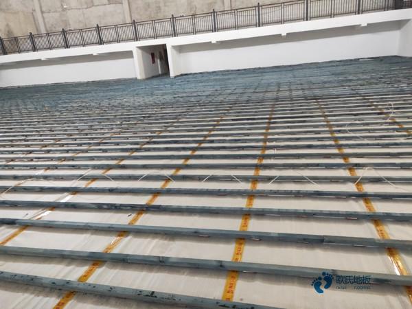 小学运动场馆木地板施工队3