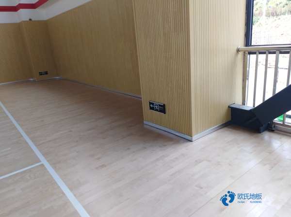 小学体育场木地板施工方案1