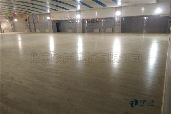 定制运动场地板品牌大全1