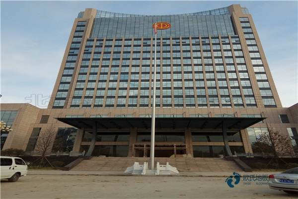 篮球场地地板一般多少钱